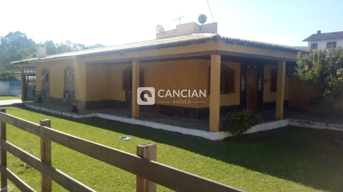 Casa com 4 quartos para alugar, 423m2 em Pé de Plátano, Santa Maria - RS - imagem 3 Foto 3 de Casa com 4 quartos para alugar, 423m2 em Pé de Plátano, Santa Maria - RS