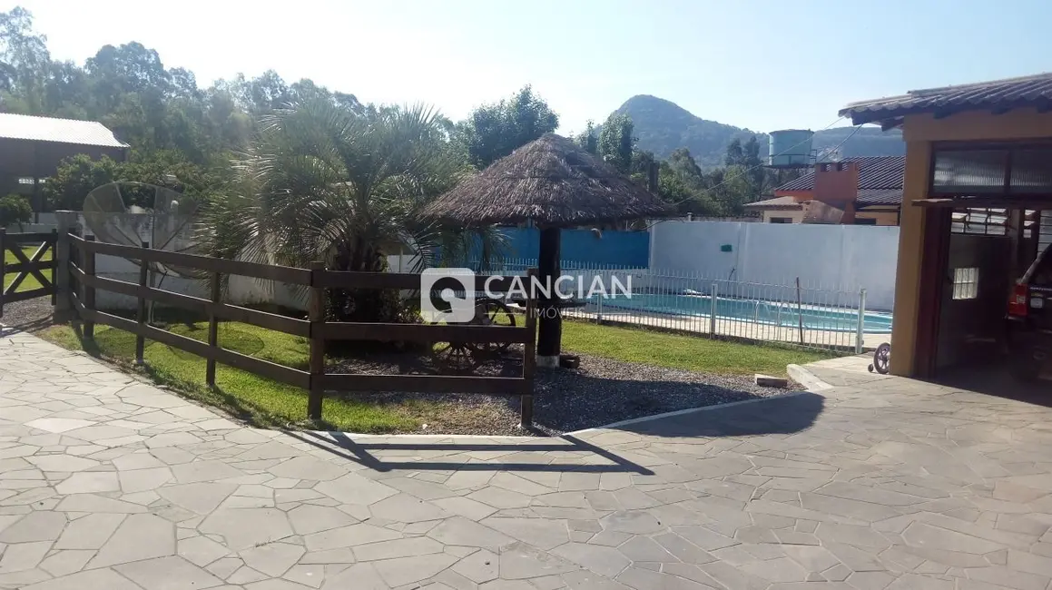 Foto 2 de Casa com 4 quartos para alugar, 423m2 em Pé de Plátano, Santa Maria - RS