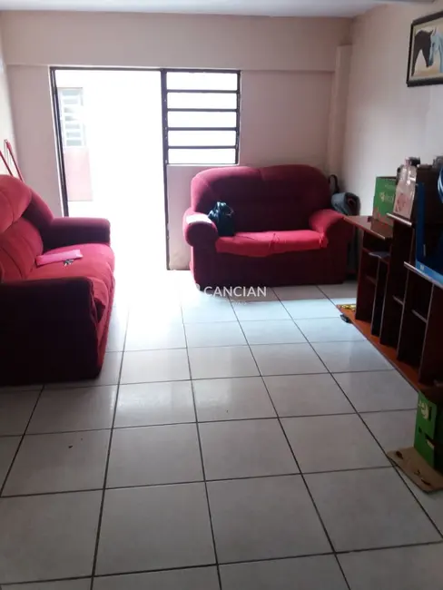 Foto 3 de Apartamento com 3 quartos à venda, 40m2 em Tancredo Neves, Santa Maria - RS