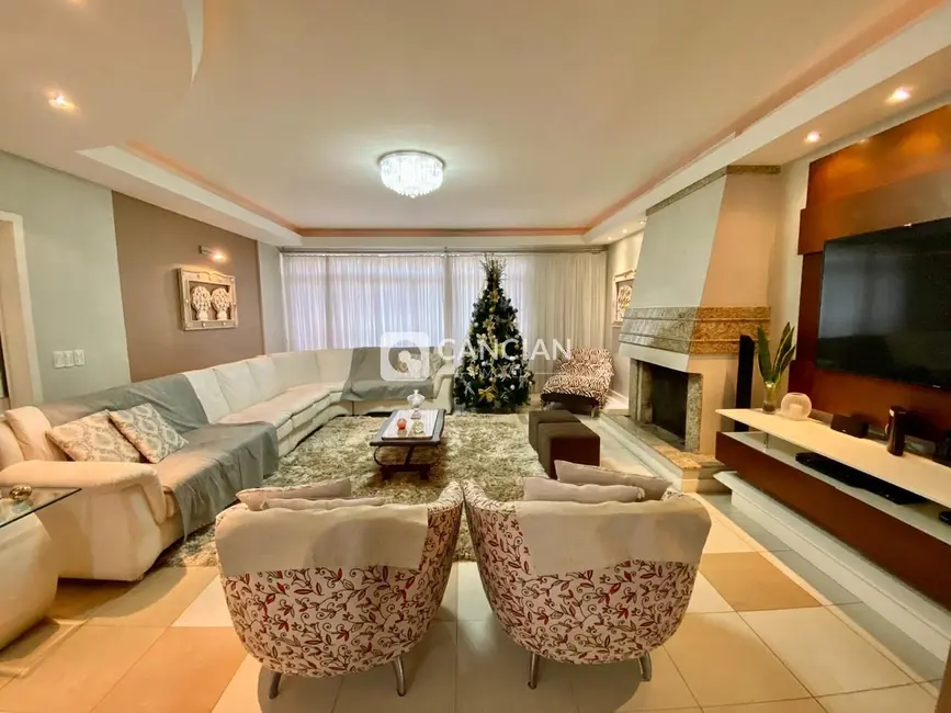Casa com 3 quartos à venda, 400m2 em Patronato, Santa Maria - RS - imagem 5 Foto 5 de Casa com 3 quartos à venda, 400m2 em Patronato, Santa Maria - RS