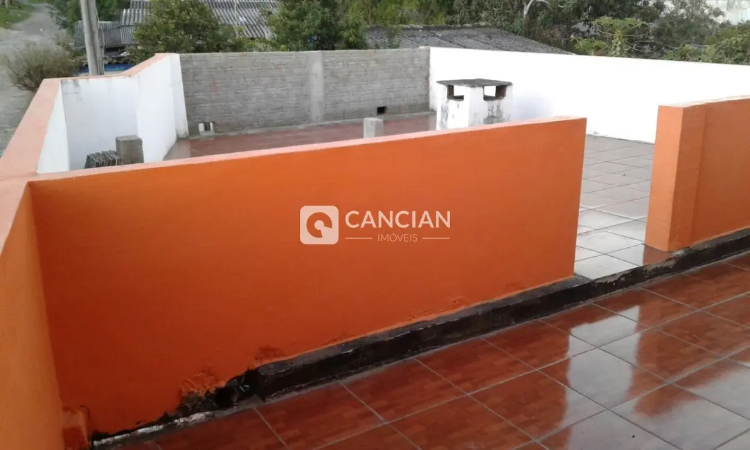 Casa com 3 quartos à venda, 240m2 em Juscelino Kubitschek, Santa Maria - RS - imagem 4 Foto 4 de Casa com 3 quartos à venda, 240m2 em Juscelino Kubitschek, Santa Maria - RS