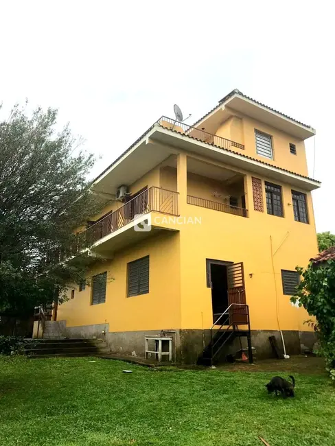 Foto 2 de Casa com 3 quartos à venda, 328m2 em Pinheiro Machado, Santa Maria - RS