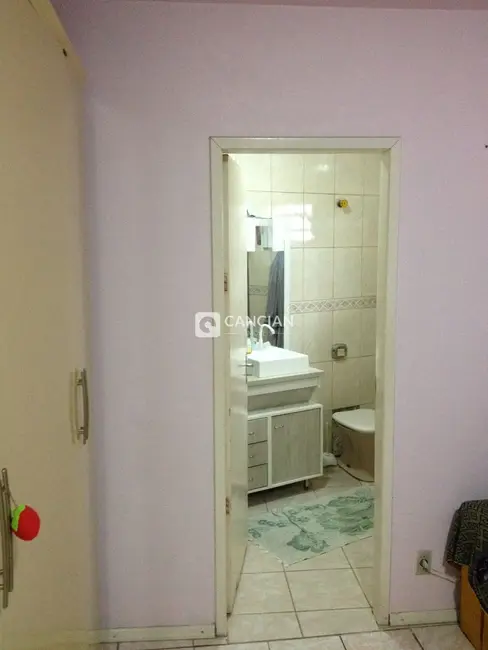 Casa com 3 quartos à venda, 544m2 em São José, Santa Maria - RS - imagem 8 Foto 8 de Casa com 3 quartos à venda, 544m2 em São José, Santa Maria - RS