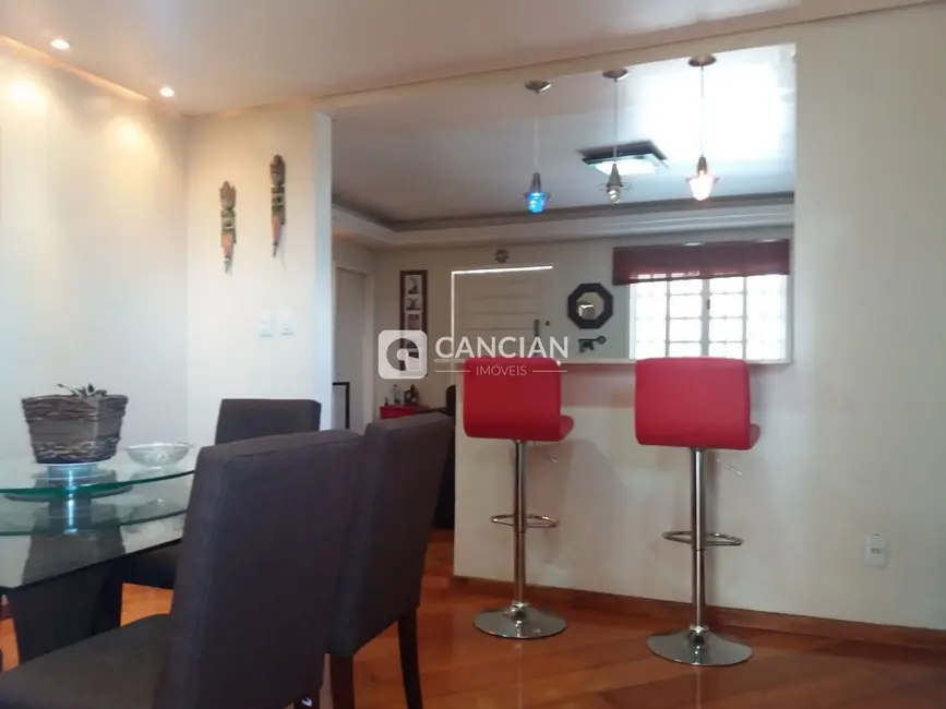 Casa com 6 quartos à venda, 390m2 em Nossa Senhora do Rosário, Santa Maria - RS - imagem 6 Foto 6 de Casa com 6 quartos à venda, 390m2 em Nossa Senhora do Rosário, Santa Maria - RS