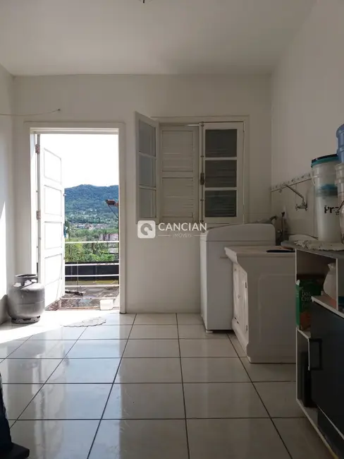 Casa com 6 quartos à venda, 390m2 em Nossa Senhora do Rosário, Santa Maria - RS - imagem 8 Foto 8 de Casa com 6 quartos à venda, 390m2 em Nossa Senhora do Rosário, Santa Maria - RS