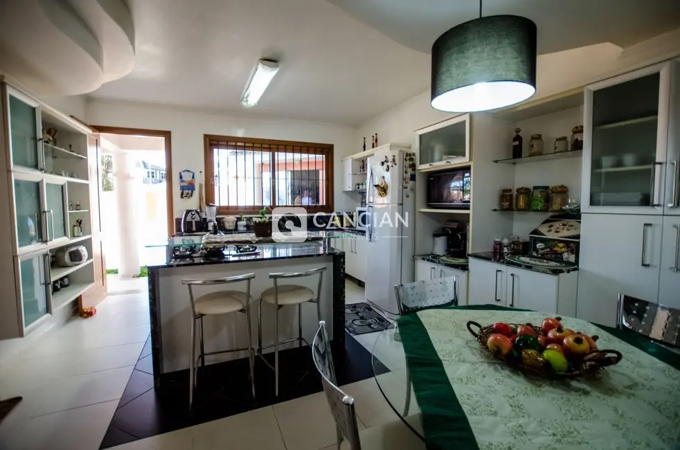 Casa com 4 quartos à venda, 499m2 em Nossa Senhora Medianeira, Santa Maria - RS - imagem 7 Foto 7 de Casa com 4 quartos à venda, 499m2 em Nossa Senhora Medianeira, Santa Maria - RS