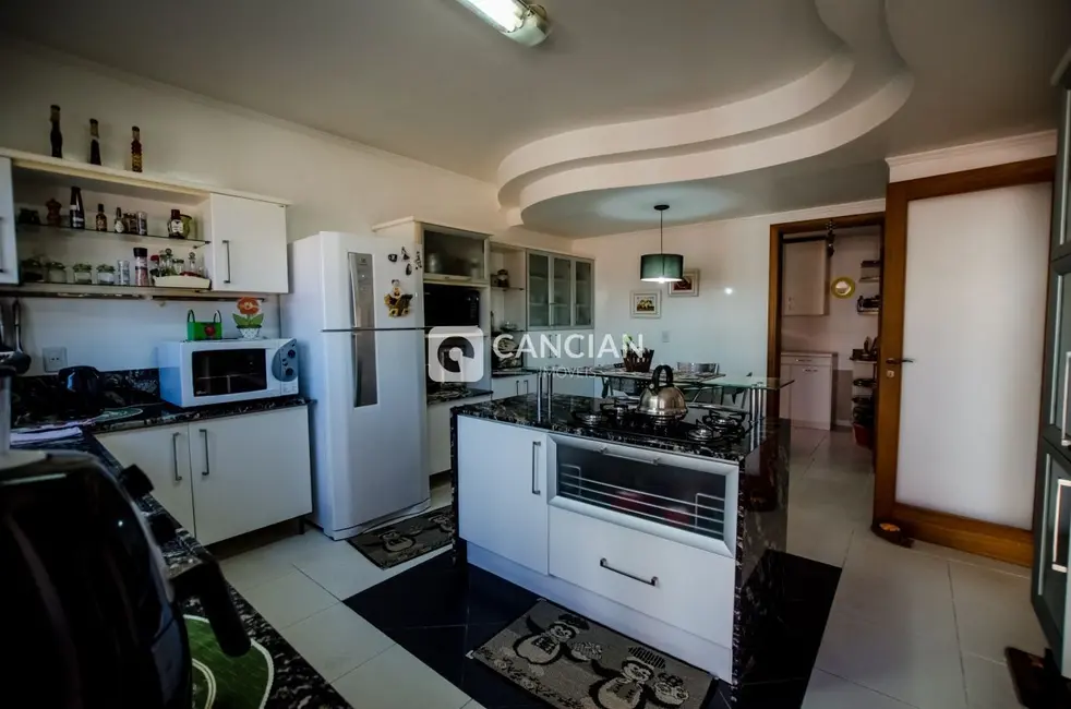 Casa com 4 quartos à venda, 499m2 em Nossa Senhora Medianeira, Santa Maria - RS - imagem 8 Foto 8 de Casa com 4 quartos à venda, 499m2 em Nossa Senhora Medianeira, Santa Maria - RS