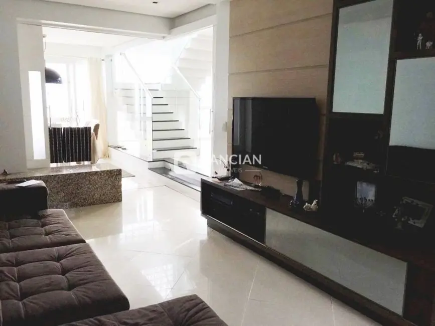 Casa com 4 quartos à venda, 360m2 em São José, Santa Maria - RS - imagem 7 Foto 7 de Casa com 4 quartos à venda, 360m2 em São José, Santa Maria - RS