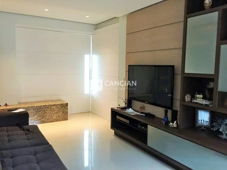 Casa com 4 quartos à venda, 360m2 em São José, Santa Maria - RS - imagem 6 Foto 6 de Casa com 4 quartos à venda, 360m2 em São José, Santa Maria - RS