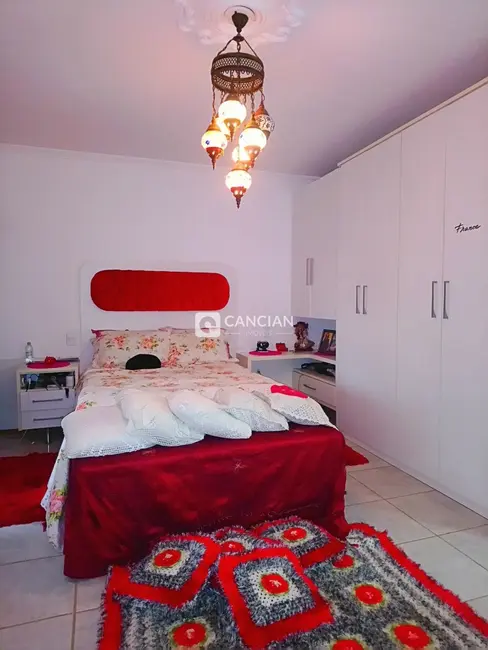 Casa com 5 quartos à venda, 311m2 em Pinheiro Machado, Santa Maria - RS - imagem 7 Foto 7 de Casa com 5 quartos à venda, 311m2 em Pinheiro Machado, Santa Maria - RS