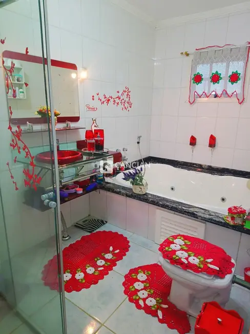 Casa com 5 quartos à venda, 311m2 em Pinheiro Machado, Santa Maria - RS - imagem 9 Foto 9 de Casa com 5 quartos à venda, 311m2 em Pinheiro Machado, Santa Maria - RS