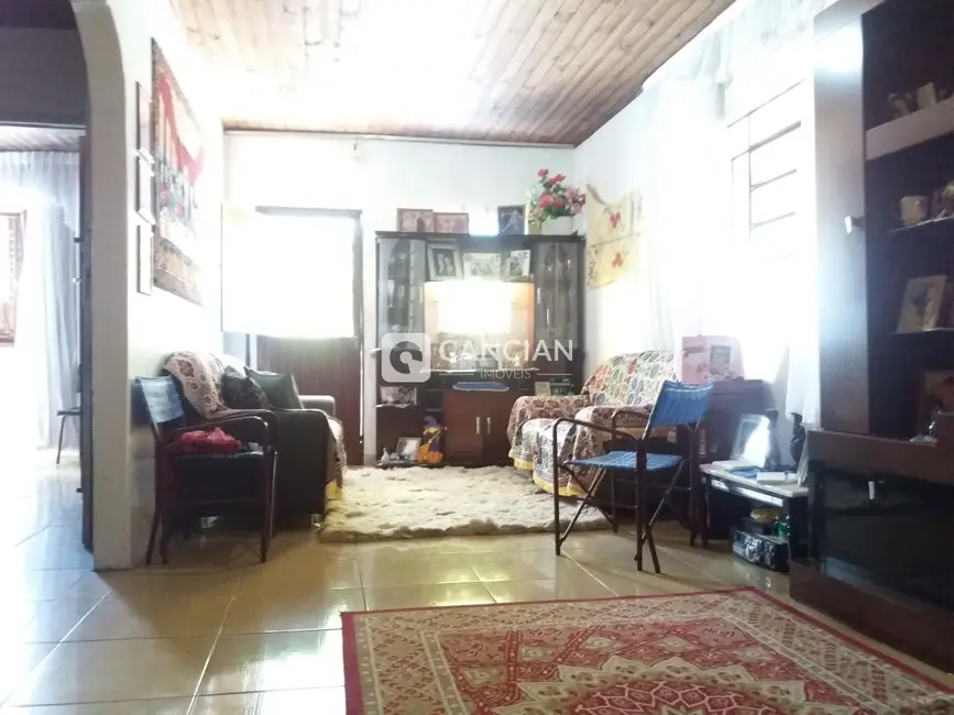 Foto 2 de Casa com 4 quartos à venda, 190m2 em Urlândia, Santa Maria - RS