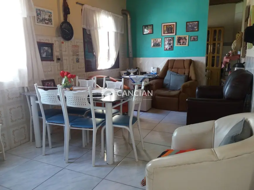 Casa com 4 quartos à venda, 190m2 em Urlândia, Santa Maria - RS - imagem 3 Foto 3 de Casa com 4 quartos à venda, 190m2 em Urlândia, Santa Maria - RS