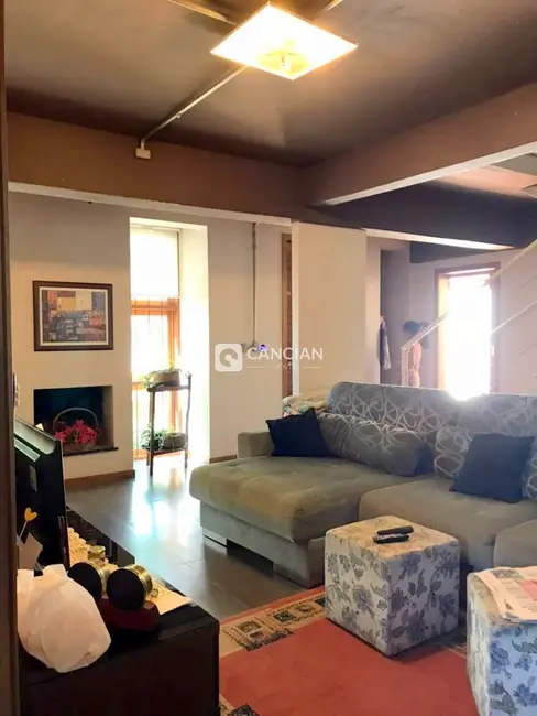 Casa com 4 quartos à venda, 300m2 em Km 3, Santa Maria - RS - imagem 5 Foto 5 de Casa com 4 quartos à venda, 300m2 em Km 3, Santa Maria - RS