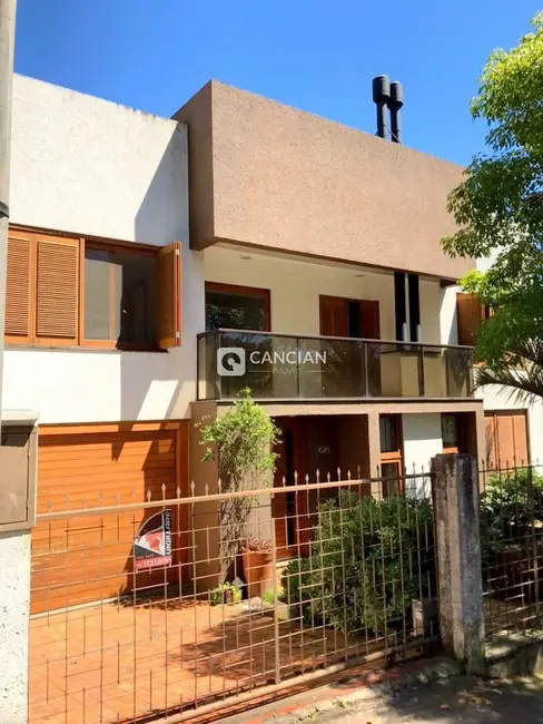 Foto 1 de Casa com 4 quartos à venda, 300m2 em Km 3, Santa Maria - RS