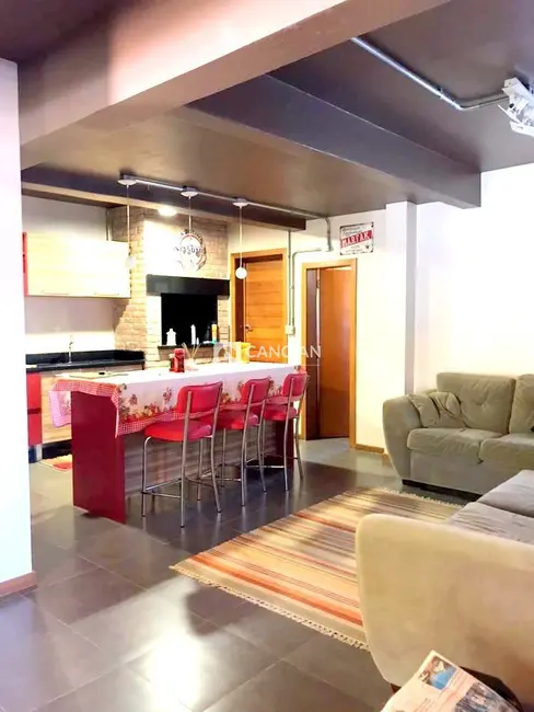 Casa com 4 quartos à venda, 300m2 em Km 3, Santa Maria - RS - imagem 6 Foto 6 de Casa com 4 quartos à venda, 300m2 em Km 3, Santa Maria - RS