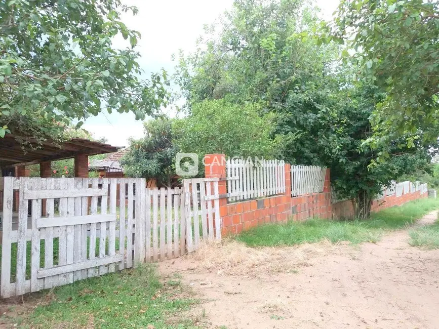 Casa com 3 quartos à venda, 220m2 em Urlândia, Santa Maria - RS - imagem 3 Foto 3 de Casa com 3 quartos à venda, 220m2 em Urlândia, Santa Maria - RS