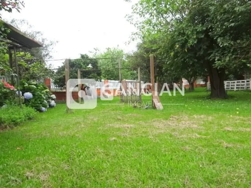 Casa com 3 quartos à venda, 220m2 em Urlândia, Santa Maria - RS - imagem 6 Foto 6 de Casa com 3 quartos à venda, 220m2 em Urlândia, Santa Maria - RS