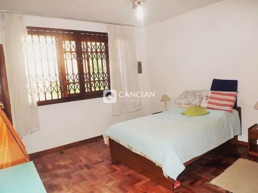 Casa com 4 quartos à venda, 285m2 em Nossa Senhora de Lourdes, Santa Maria - RS - imagem 9 Foto 9 de Casa com 4 quartos à venda, 285m2 em Nossa Senhora de Lourdes, Santa Maria - RS