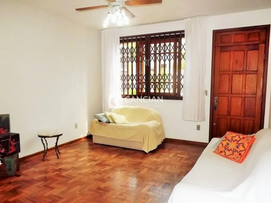 Casa com 4 quartos à venda, 285m2 em Nossa Senhora de Lourdes, Santa Maria - RS - imagem 3 Foto 3 de Casa com 4 quartos à venda, 285m2 em Nossa Senhora de Lourdes, Santa Maria - RS