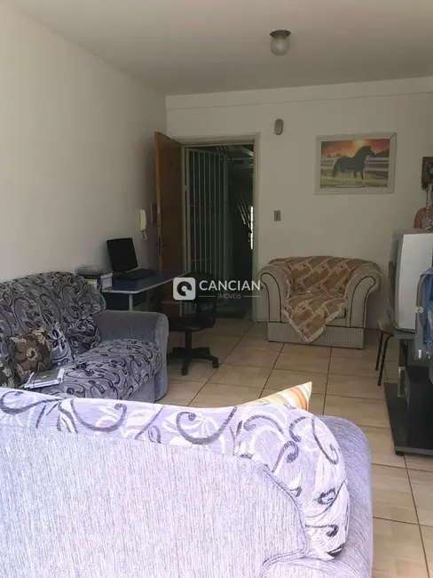 Foto 4 de Apartamento com 1 quarto à venda, 76m2 em Nossa Senhora de Fátima, Santa Maria - RS