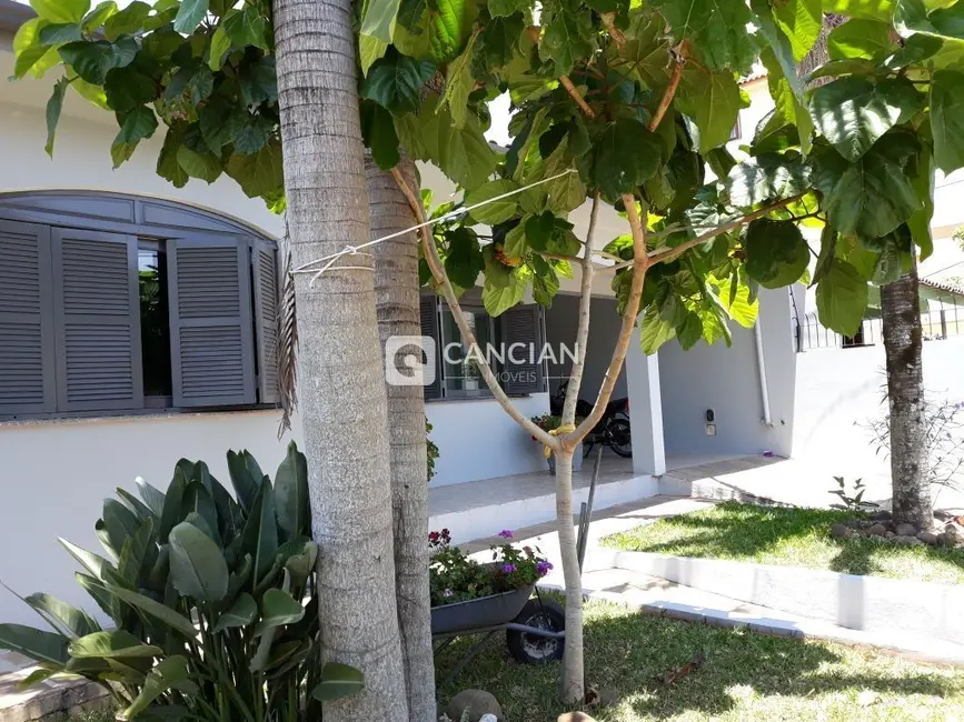 Casa com 3 quartos à venda, 196m2 em Camobi, Santa Maria - RS - imagem 4 Foto 4 de Casa com 3 quartos à venda, 196m2 em Camobi, Santa Maria - RS