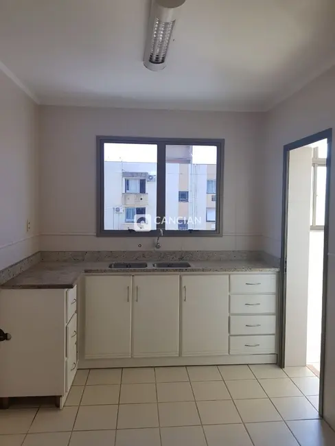 Apartamento com 3 quartos à venda, 93m2 em Centro, Santa Maria - RS - imagem 5 Foto 5 de Apartamento com 3 quartos à venda, 93m2 em Centro, Santa Maria - RS