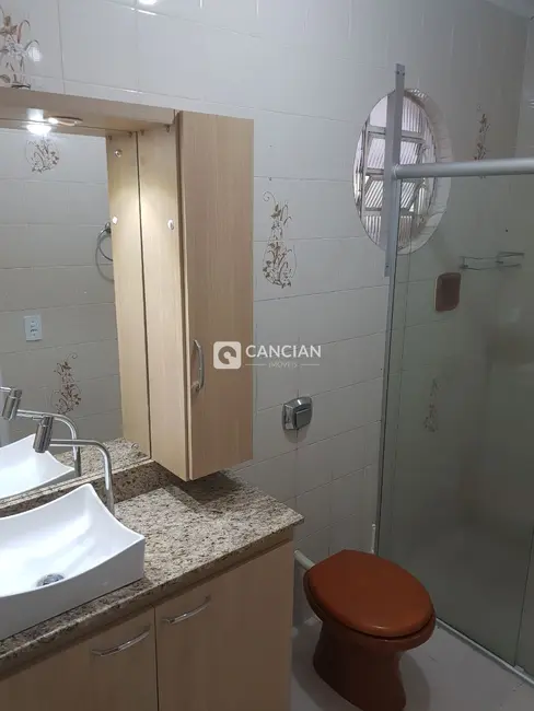 Casa com 9 quartos à venda, 134m2 em Nossa Senhora de Lourdes, Santa Maria - RS - imagem 3 Foto 3 de Casa com 9 quartos à venda, 134m2 em Nossa Senhora de Lourdes, Santa Maria - RS