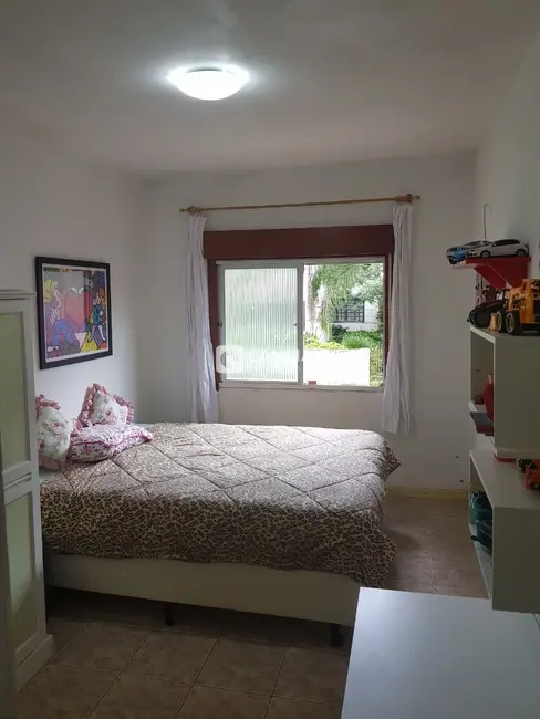 Casa com 9 quartos à venda, 134m2 em Nossa Senhora de Lourdes, Santa Maria - RS - imagem 8 Foto 8 de Casa com 9 quartos à venda, 134m2 em Nossa Senhora de Lourdes, Santa Maria - RS