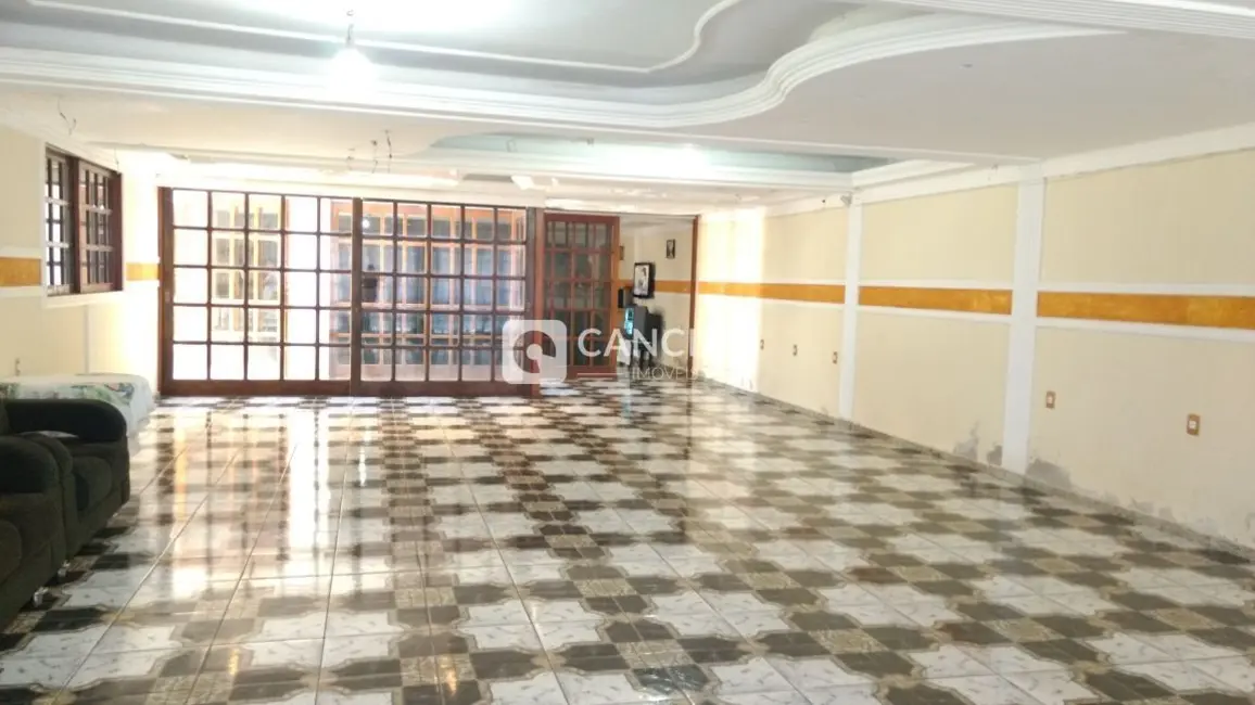 Foto 2 de Casa com 5 quartos à venda, 700m2 em Camobi, Santa Maria - RS