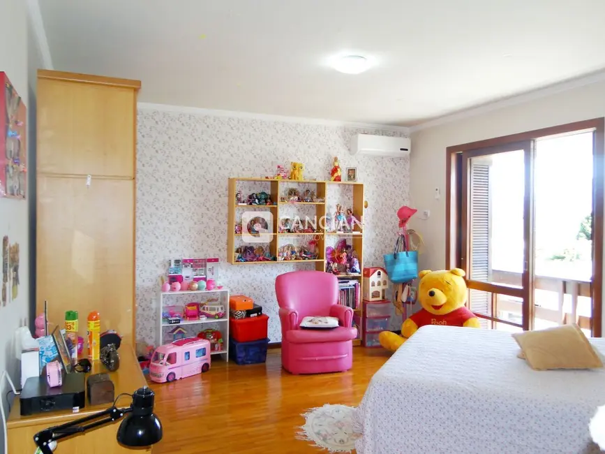 Casa com 5 quartos à venda, 600m2 em Camobi, Santa Maria - RS - imagem 6 Foto 6 de Casa com 5 quartos à venda, 600m2 em Camobi, Santa Maria - RS