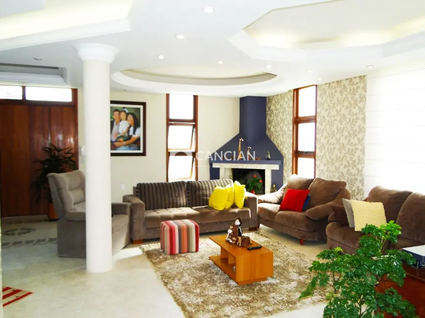 Casa com 5 quartos à venda, 600m2 em Camobi, Santa Maria - RS - imagem 3 Foto 3 de Casa com 5 quartos à venda, 600m2 em Camobi, Santa Maria - RS