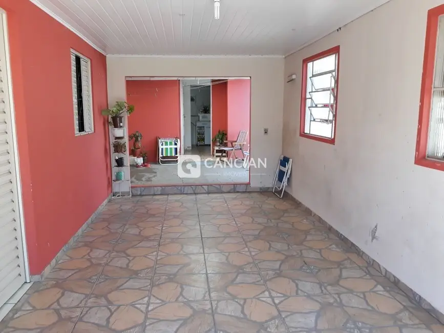 Casa com 4 quartos à venda, 114m2 em Juscelino Kubitschek, Santa Maria - RS - imagem 5 Foto 5 de Casa com 4 quartos à venda, 114m2 em Juscelino Kubitschek, Santa Maria - RS