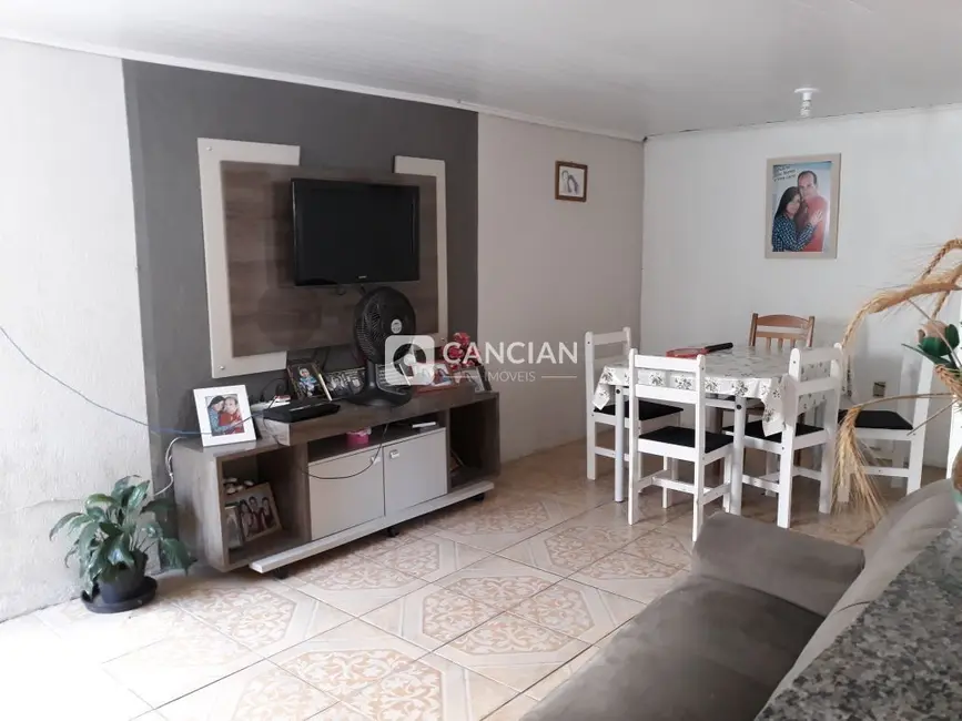 Casa com 4 quartos à venda, 114m2 em Juscelino Kubitschek, Santa Maria - RS - imagem 3 Foto 3 de Casa com 4 quartos à venda, 114m2 em Juscelino Kubitschek, Santa Maria - RS