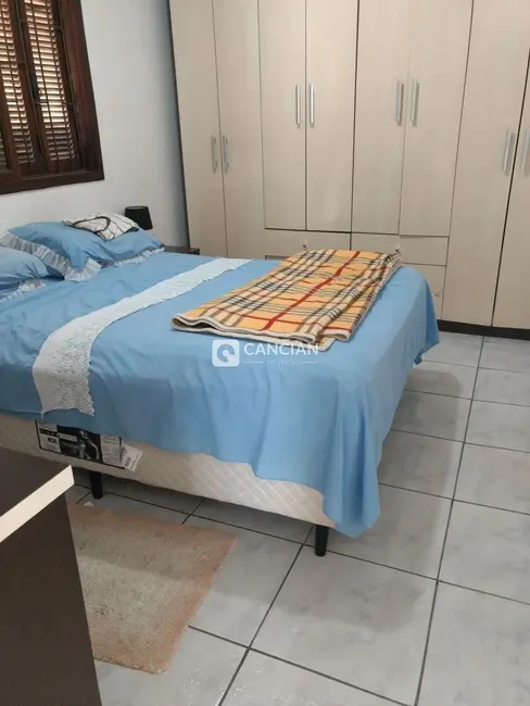 Foto 4 de Casa com 2 quartos à venda, 106m2 em Urlândia, Santa Maria - RS