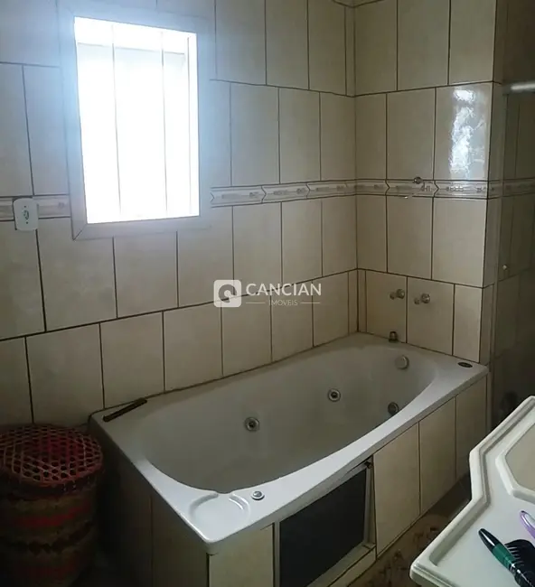 Casa com 3 quartos à venda, 195m2 em Camobi, Santa Maria - RS - imagem 8 Foto 8 de Casa com 3 quartos à venda, 195m2 em Camobi, Santa Maria - RS