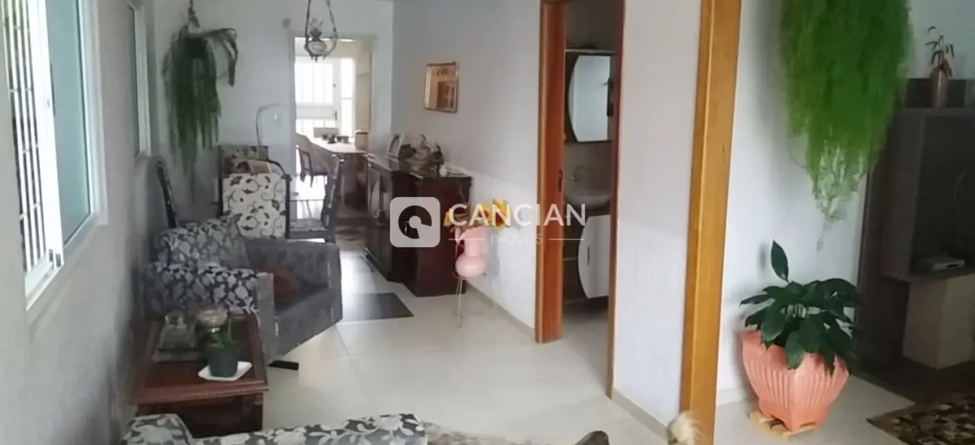 Casa com 3 quartos à venda, 195m2 em Camobi, Santa Maria - RS - imagem 4 Foto 4 de Casa com 3 quartos à venda, 195m2 em Camobi, Santa Maria - RS