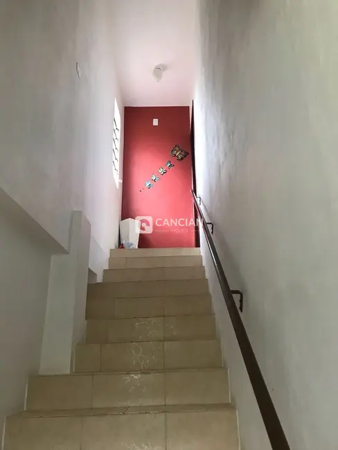 Casa com 2 quartos à venda, 185m2 em Urlândia, Santa Maria - RS - imagem 6 Foto 6 de Casa com 2 quartos à venda, 185m2 em Urlândia, Santa Maria - RS