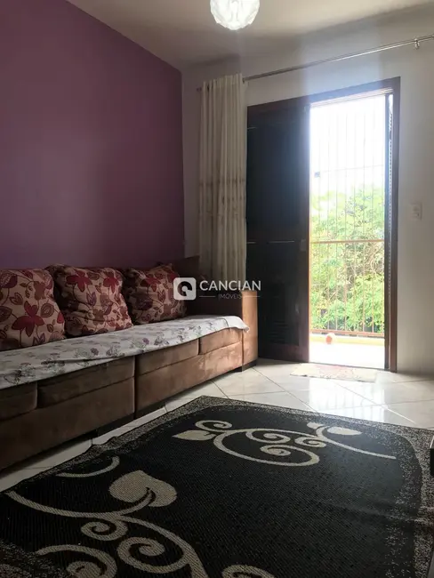 Foto 2 de Casa com 2 quartos à venda, 185m2 em Urlândia, Santa Maria - RS