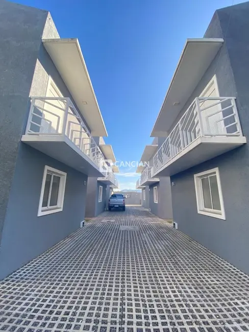 Foto 2 de Casa de Condomínio com 2 quartos à venda, 70m2 em Lorenzi, Santa Maria - RS