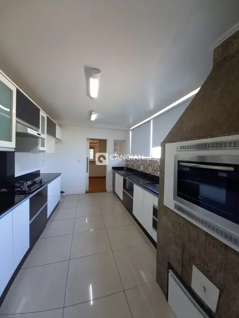 Foto 4 de Casa com 6 quartos à venda, 390m2 em Santa Maria - RS