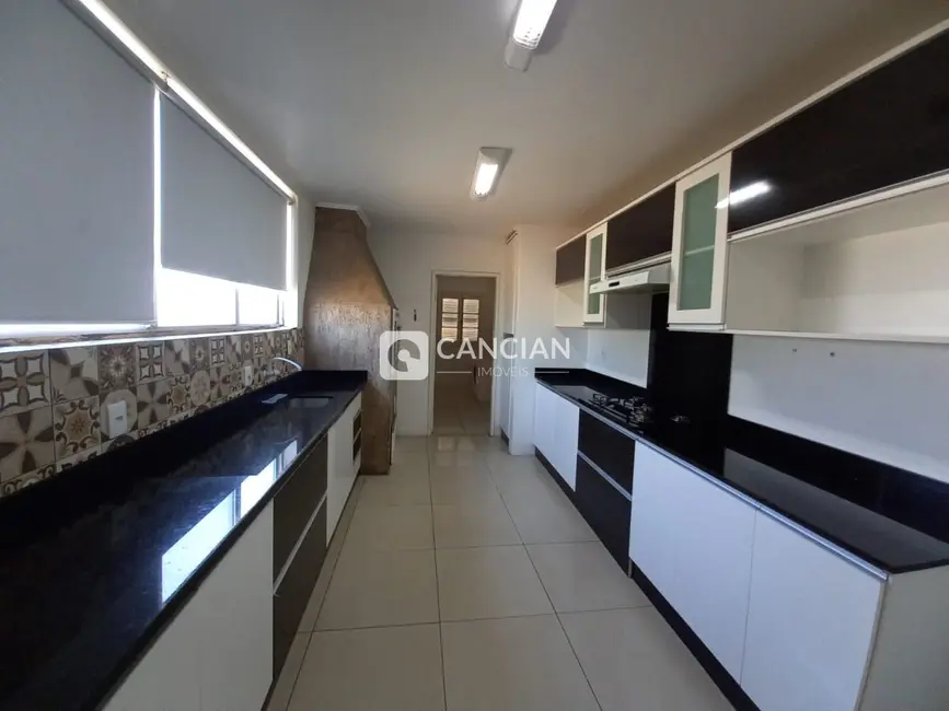 Foto 3 de Casa com 6 quartos à venda, 390m2 em Santa Maria - RS