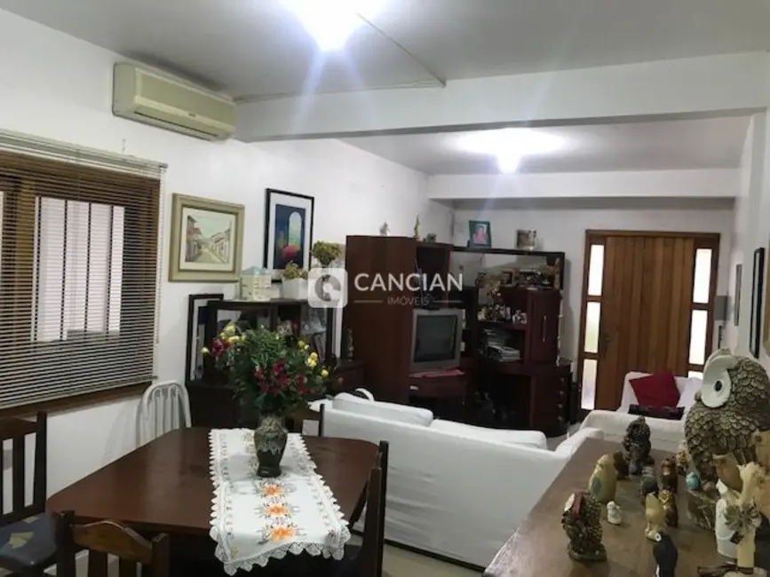 Casa com 4 quartos à venda, 250m2 em Tomazetti, Santa Maria - RS - imagem 5 Foto 5 de Casa com 4 quartos à venda, 250m2 em Tomazetti, Santa Maria - RS