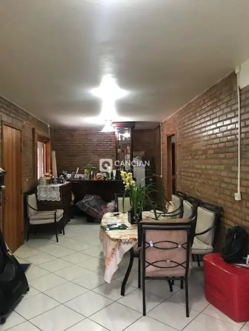 Casa com 4 quartos à venda, 250m2 em Tomazetti, Santa Maria - RS - imagem 8 Foto 8 de Casa com 4 quartos à venda, 250m2 em Tomazetti, Santa Maria - RS