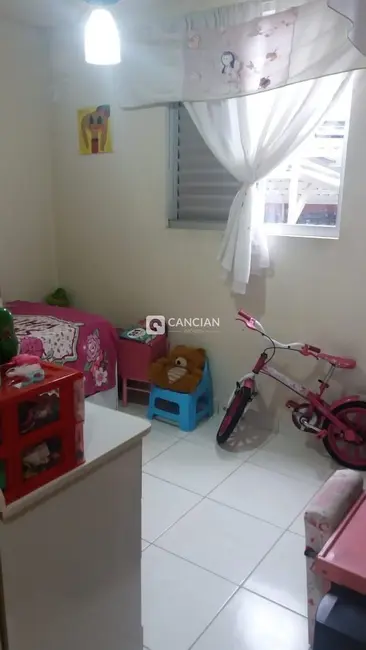 Foto 9 de Apartamento com 3 quartos à venda, 59m2 em Nossa Senhora Medianeira, Santa Maria - RS