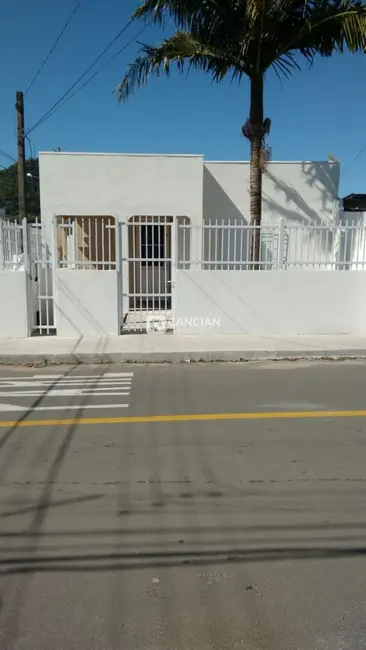 Foto 2 de Casa com 2 quartos à venda, 144m2 em Presidente João Goulart, Santa Maria - RS