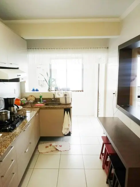 Foto 4 de Apartamento com 3 quartos à venda, 133m2 em Nossa Senhora de Lourdes, Santa Maria - RS