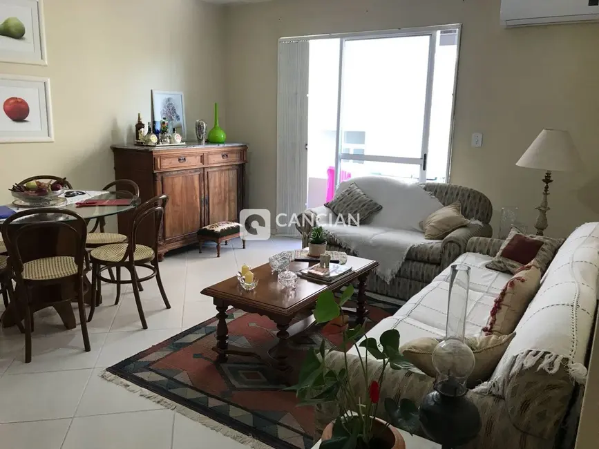 Foto 3 de Apartamento com 2 quartos à venda, 80m2 em Nossa Senhora de Lourdes, Santa Maria - RS