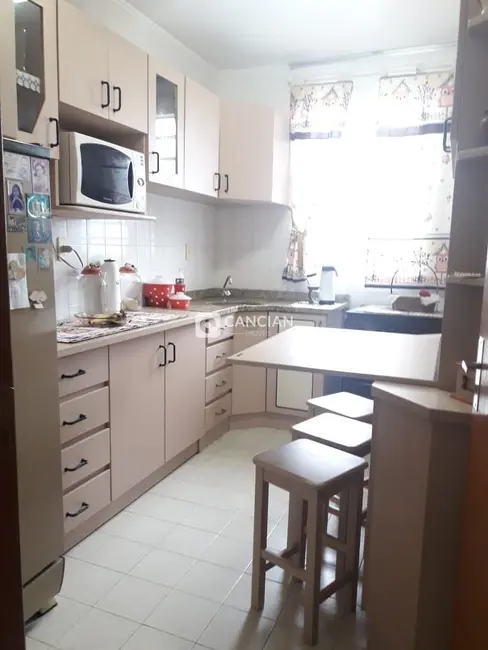 Foto 6 de Apartamento com 2 quartos à venda, 72m2 em Nossa Senhora das Dores, Santa Maria - RS