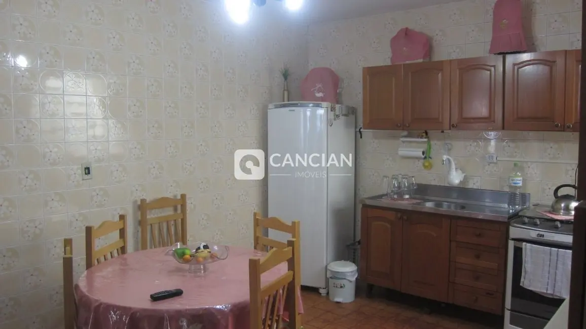 Foto 6 de Casa com 3 quartos à venda, 185m2 em Nossa Senhora das Dores, Santa Maria - RS